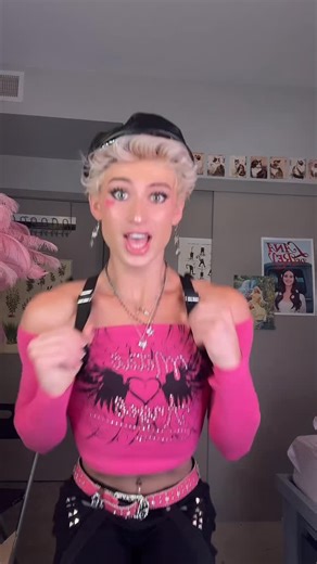 Zachary on Instagram: "Baddies love Draculara outfit from @hottopic 🩷🖤🩷🖤🩷🖤🩷🖤🩷🖤 #draculara #monsterhigh #vampire #grwm #cosplay"