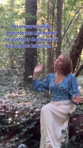 Aria Sophia | High frequency singer-songwriter 🎶 on Instagram: "Ik was een jaar of acht toen ik voelde dat er iets niet klopte... Ik filosofeerde voor het slapengaan over het leven na de dood 🧞‍♂️ Het idee dat we krijgen, dat wanneer iemand sterft die er dan ‘ineens’ niet meer is. Ik kon het niet vatten. Ja, je lichaam sterft af, maar ik voelde toen al: Je bent meer dan je lichaam 💙 Er is iets dat verder leeft. 💎 Ik voelde een heel Universum aan energie. Zielen die verder leven. In energetis