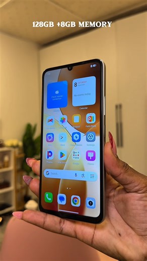 Fresh out of the box and ready to wow! 🤩 Watch our KOL dive into every feature — sleek style, lightning speed, and surprises at every turn. 📦✨ #UnboxingMagic #KOLReveal #TechVibes #itela100series #AIForEveryone | itel