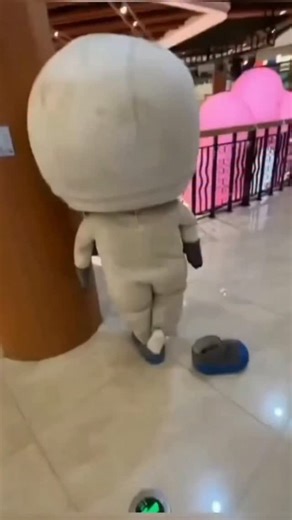 🗿 | 🤣🤣 What looks like anime-level visual effects isn’t computer graphics — it’s a perfectly timed live performance executed in real time. 🔥🎬... | Instagram