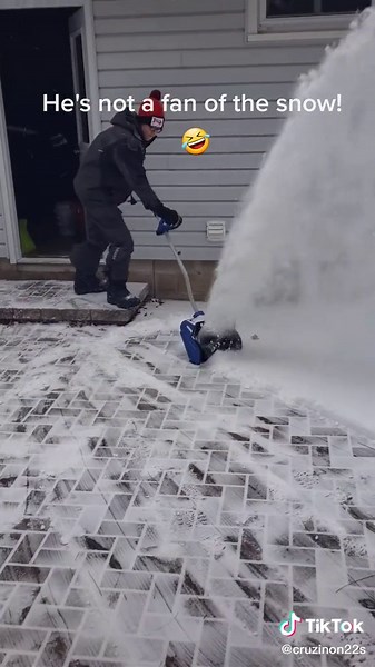 Snow Joe 40V Electric Shovel | Wisconsin Winter Shoveling