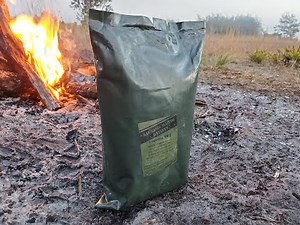 Camping with Lithuanian Food Rations Daytime & Nighttime Outdoor MRE Review Field Test