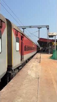 12133 Mumbai CSMT - Mangaluru Superfast Express Arriving at Mangaluru Junction #indianrailways#train