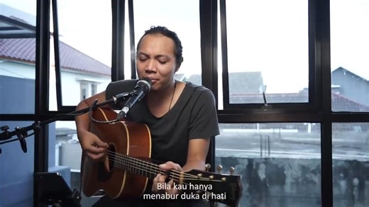 213K views · 6.8K reactions | Cover felix dengan lagu slow hits top musik #musik #cover #lagukenangan | Oreo coklat imut46 | Facebook