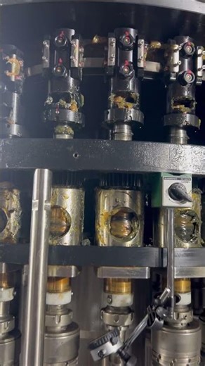 You know in which machine juice bottle will pack #machine #machine learning #beverage #youtubeshorts