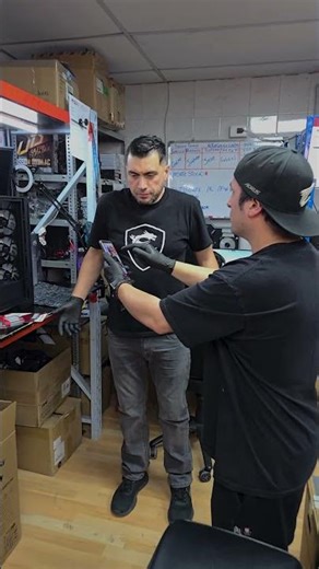 Y tú, también armas así? 🥲... Nuestros técnicos aplicando tácticas nuevas e ven en redes sociales