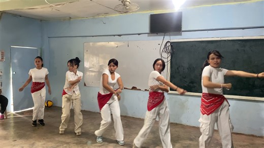 🌟Outstanding Performance Task🌟 A remarkable display of talent, effort, and teamwork of Grade 10 SPA Music-Girls, performing Kilometro by Sarah Geronimo. Under Teacher Specialist: Wellinglyn M. Carongay Lyn Wei Vocal Music Students: Maenerline Tolibas Jessica Serino Aira Armentano Julisa Faye Dancel Krisha Alyanna | Mabini NHS- Special Program in the Arts