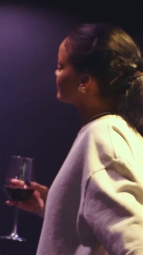 Rihanna Creating One Of The Biggest Hits Of The 2016 #rihanna#work#studio#hit #rihannanavy