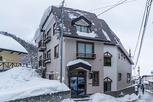 Lodge Nagano in Nozawa Onsen - Ski Japan at the right price