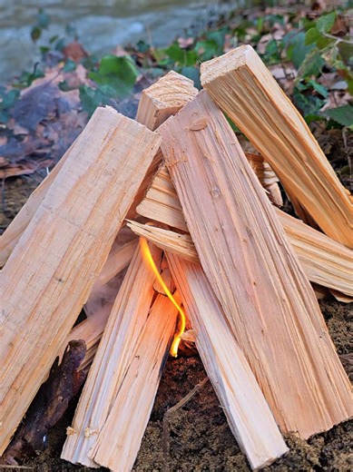 making a fire #bushcraft #fire #wood #outdoors