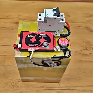 875K views · 6K reactions | Build your own 12V 100A LiFePO₄ battery pack | SR Electric | Facebook