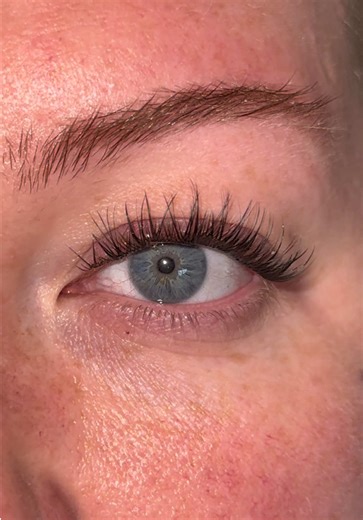 Using @wosheerlashes on my sister today! Used the style Babydoll on her in a lash map of: 12, 12, 12, 10, 8. Subtle, natural and beautiful ✨🩷