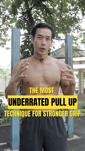 The most underrated pull up technique Here’s the hack ‘Break the Bar’ 1️⃣ Set Up Right: Grab the bar shoulder-width, engage your core, and squeeze your shoulders down to lock in that lat activation. 2️⃣ Pull with Purpose: Instead of just lifting, drive your elbows down and imagine bending the bar. That mental cue forces your back and bicep muscles to work more harmoniously 3️⃣ Control Every Rep: Lower yourself slowly to build strength during the eccentric phase, keeping that ‘break the bar’ tens
