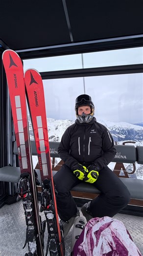 Iulia on Instagram: "Ski bus >>> #zillertal #austria #ski #skiing #tirol"