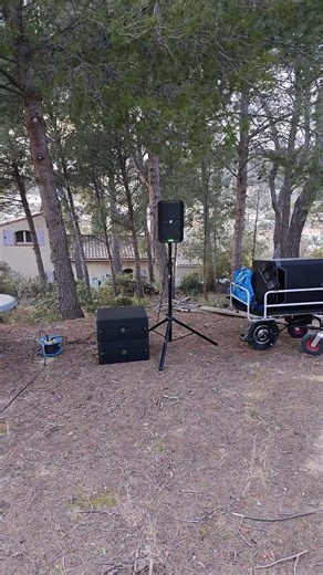 2 Mackie sub go + Thump go - small PA system.