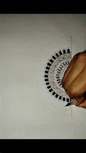 🥰🌼#mandalaart#mandaladrawing#mandalaartforbeginners#arttherapy#relaxingart#indiandrawing🌼🥰