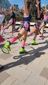 Bounce ✨ Dance!!! Ejercicio que hacemos con unas botas de Rebote 😻😻 les dejo un resumen de la semana 💃💃💃💃💃💃💃💃🌟🌟🌟🌟🎉🎉🎉🎉🎉💐💐❤️ #jumpers #Fit #Dance #remix #mix #latino #Boots #baile #Club #lowimpact #woman | Fitnessparati bounce