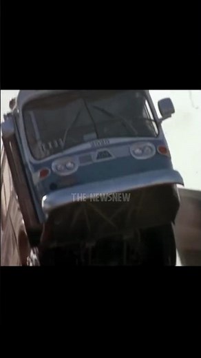 The Iconic Bus Jump Scene from SPEED (1994) #shorts