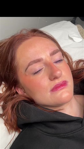 This is a must if you fill in your brows daily! Low maintenance and less time in the mornings 🫶 #brows #browtint #browtechnician @Sarah and her sausage dog @LashbombUK #CapCut