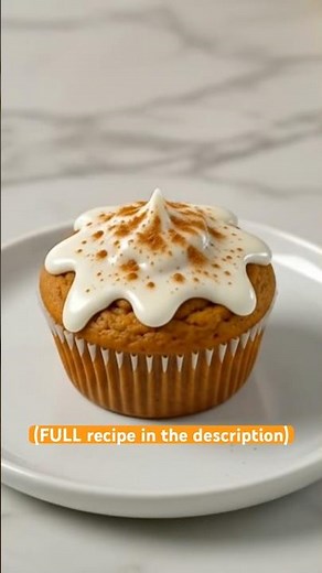 Pumpkin Spice Muffin with Cream Cheese Icing 🧁