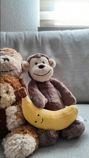 🐒🍌 Meet Bashful Monkey — and of course, snack time means bananas! #Jellycat