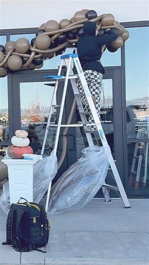 Don’t worry I have insurance for my business and myself… 📍Colorado Springs | Booking Now #ColoradoSpringsEvents #BalloonStyling #TurquoiseSkyEvents #BalloonArtistry #TurquoiseSkyEvents #balloonscoloradosprings #balloongarland #balloons #ballooninstallations #ballooninspo #balloonarch #ballooninstall #luxuryballoons #balloonarch #teamtuftex #ColoradoSpringsBalloons #LuxuryBalloonDecor #gluegungirls #dollythediscowall #discowall #balloonartist #eventdecor #eventplanning #eventdesign #tradeshowsbo