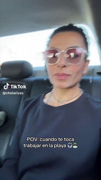 Cuando te toca trabajar en la playa 🎧🏝️ Canción: Take me home - Chela Rivas 💚 ya esta en Spotify