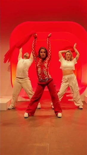 I performed at an ‪@Apple‬ workshop to showcase the new Iphone 17 pro max features! The quality is 🔥