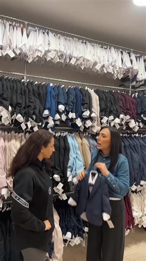 Παιδικά κοστούμια από 0–16 ετών Διαθέσιμα στο extanbebe.gr ✔️ Ετοιμοπαράδοτα ✔️ Εξαιρετικής ποιότητας ✔️ Ιδανικά για βαπτίσεις, γάμους & ιδιαίτερες περιστάσεις Κάθε κοστούμι αποτελείται από: • πουκάμισο • γιλέκο • σακάκι • παντελόνι • παπιγιόν 📞 Τηλέφωνο επικοινωνίας: 2321 307393 🕘 Ωράριο καταστήματος: Καθημερινά 09:00 – 17:00 Σάββατο 10:00 – 14:00