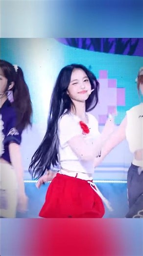 5th Gen Idol Wows With Model-Like Proportions At Airport #Shorts