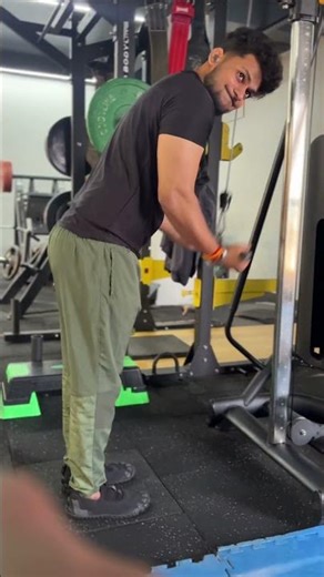 Triceps extension 💪🏻🔥 #motivation #viralshort #explore #lifter #tranding #andrast #ghaffarbhai