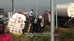There has been heavy traffic at the Tema motorway as a tipper truck filled with sand overturned on the stretch, causing a fuel tanker to fall over the road Saturday morning. An officer of the Regional Motor Traffic and Transport Union (MTTU) who was at the scene said, “several calls came from different angles and then we have to move in and see what is going on.” Although it is unclear what may have caused the tipper truck to overturn, it is believed that the heap of sand on the road caused the 