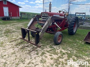 1959 Farmall 460 2WD Tractor W/Loader | Agriculture