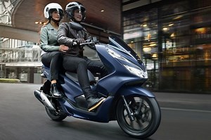 Sejarah Honda PCX di Indonesia, Ada 3 Generasi, Awal Mula Masih CBU - Otoseken