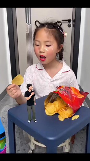 32K views · 250 reactions | Anaya eating chips video #kidsvideosforkids #anayakandhal #Anaya #kids #kidsactivities #homeblogger | kids cartoon | Facebook