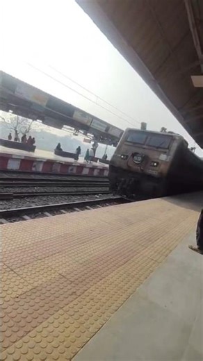 Rhythmic Railway TRACK SOUNDS | WAP7 with LHB and WAP4 with ICF Train Sounds IndianRailways#shorts