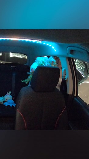 Newlyweds bring their driver wedding cake 🍰 | Darren Levy