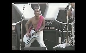 14K views · 475 reactions | Riding on the Metro! System Of A Down performing a cover of Berlin's 'Metro' live at a Best Buy in Pasadena in 1999. I'm alone Sitting with my broken glass My four walls Follow me through my past Happy #SystemSunday everyone! #SystemOfADown #SOAD #DaronMalakian #SerjTankian #ShavoOdadjian #JohnDolmayan | Victims Of A Down | Facebook