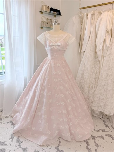 1950s Vintage Pink Wedding Dress With Embroidered Overlay | Full Ball Gown | Rare Vintage Bridal Fashion - Etsy
