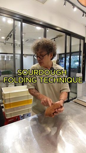 Stretch and fold technique and coil fold technique. What’s the different? Here’s a quick 1 for sourdough 😉 #Sourdoughsandwich #sourdoughbaking #sourdoughpizza #sourdoughscoring #sourdoughschool #sourdoughfocaccia #sourdoughbaguette #sourdoughcroissants #sourdoughbreadart #sourdoughbread #sourdoughstarter #sourdoughclub #sourdoughlove #sourdoughdiscard #sourdoughbreads #sourdoughseptember #sourdoughrecipe #sourdoughbaker #sourdoughbakery #sourdough | Oldman Teh