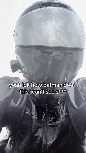 im batman 🦇 #hondacbr #honda #hondacbr600rr #1down5up #lifeon2wheels #motorcycle #bikers #bikesoftiktok #motorcyleriders #helmetconfidence #rain #batman