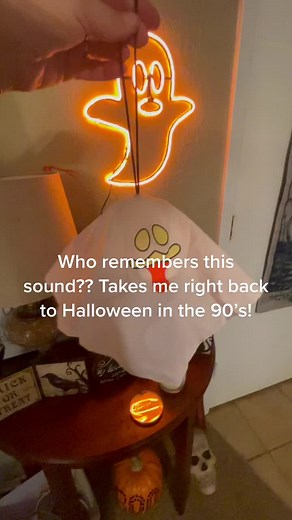 #halloween #90s #90ssounds #90shalloweendecoration #90halloween #mostwonderfultimeoftheyear #spooky #spookyseason #thatsoundtho #fypシ #fyp #nostalgia