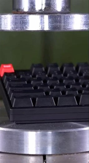 Hydraulic Press vs Keyboard #hydraulicpress #crush #keyboard #asmr