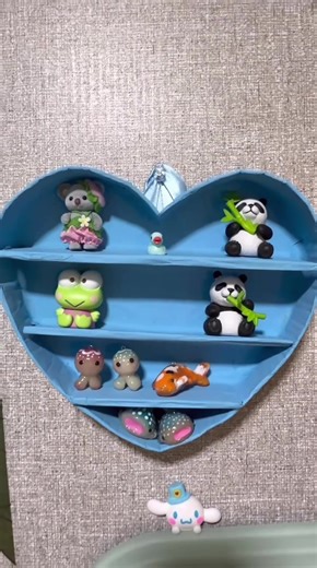 DIY Heart Shelf: Cardboard Craft Project