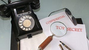 Recibir casos por correo para resolver crímenes: así es el popular juego que te convierte en detective - Vídeo