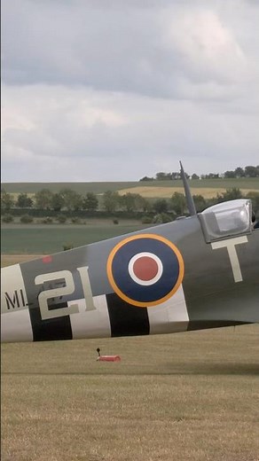 Spitfire Mk.IX, ML417 - Engine Start