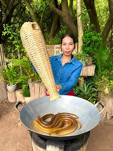 832K views · 12K reactions | Eel Steamed Recipe | Jungle Food | Facebook