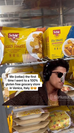 Drop your fave 100% gluten free restaurant / bakery / grocery store and its location in the comments so we can all find some new faves‼️ 😍👇And if you’re ever in Venice, Italy, you MUST stop by the 100% gluten free ( many dairy free and lactose free) grocery store, Mea Libera Tutti. 💯 It’s is a bit tricky to find because it’s in a NEW location than what’s on Mapquest (tips for finding is in my Venice story highlights) but so worth it! 👏The owner created the shop because his son was diagnosed 