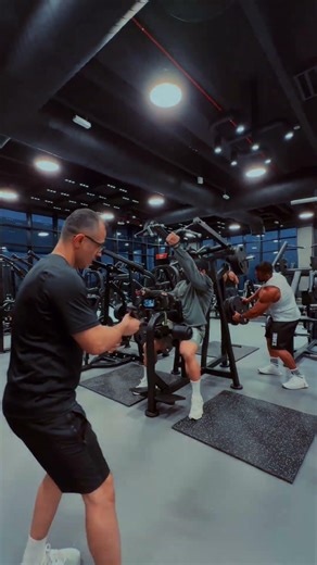 Bodybuilders posing for the ultimate shoot 🎬 #fitness #bodybuilding #shorts