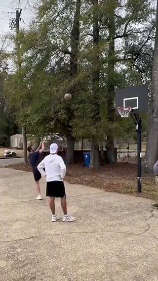 Dude got done at the accounting office and put belt to fucking ass in a pair of dockers 😂💼